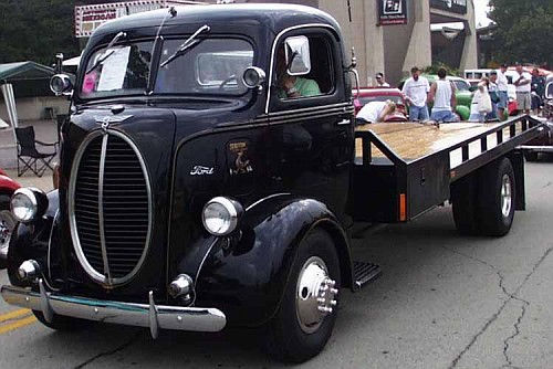 1938 Ford COE black